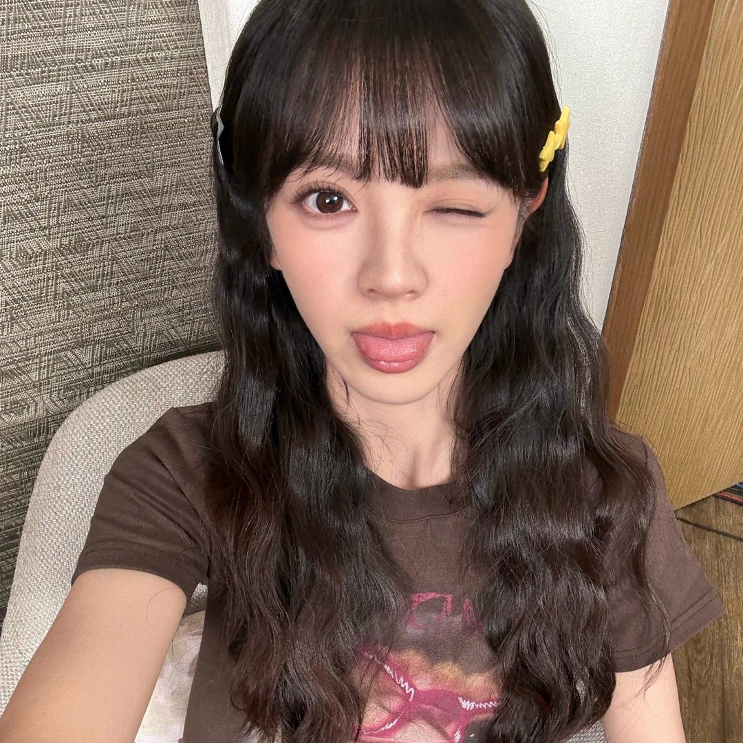 🦀宇宙超级无敌大美女（和王源对视版）