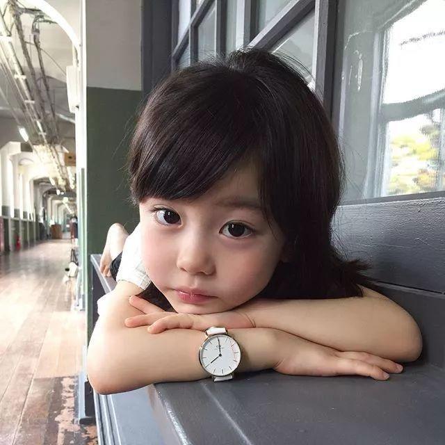 告别时双手插兜