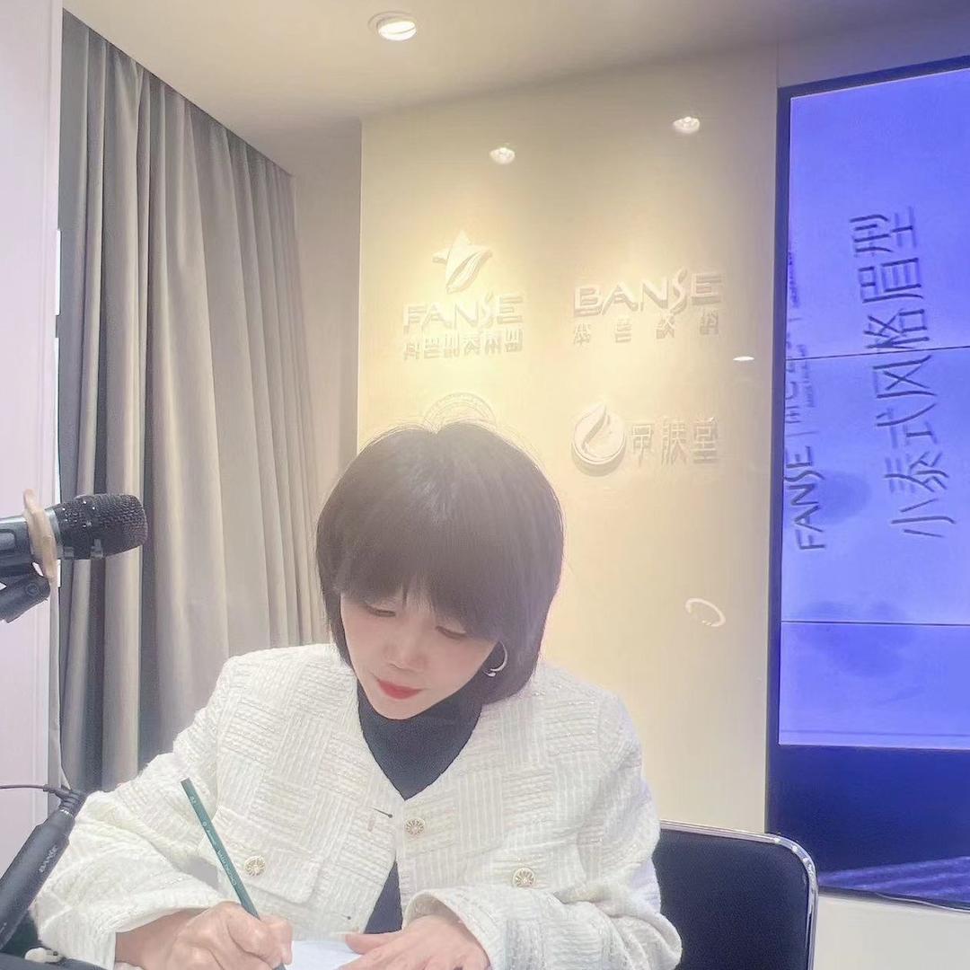 本色艺美朱朱老师