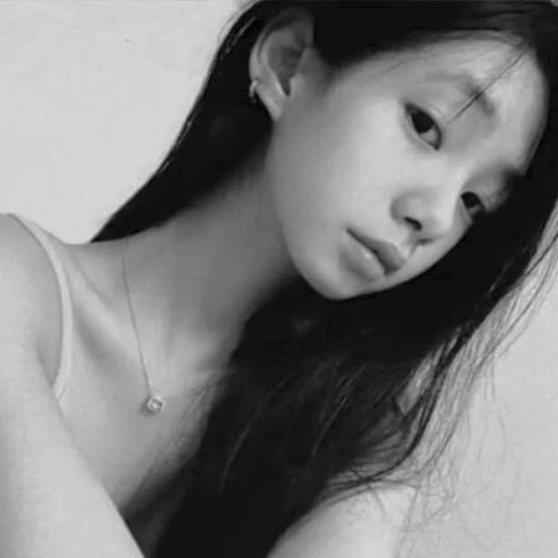 QYu^.