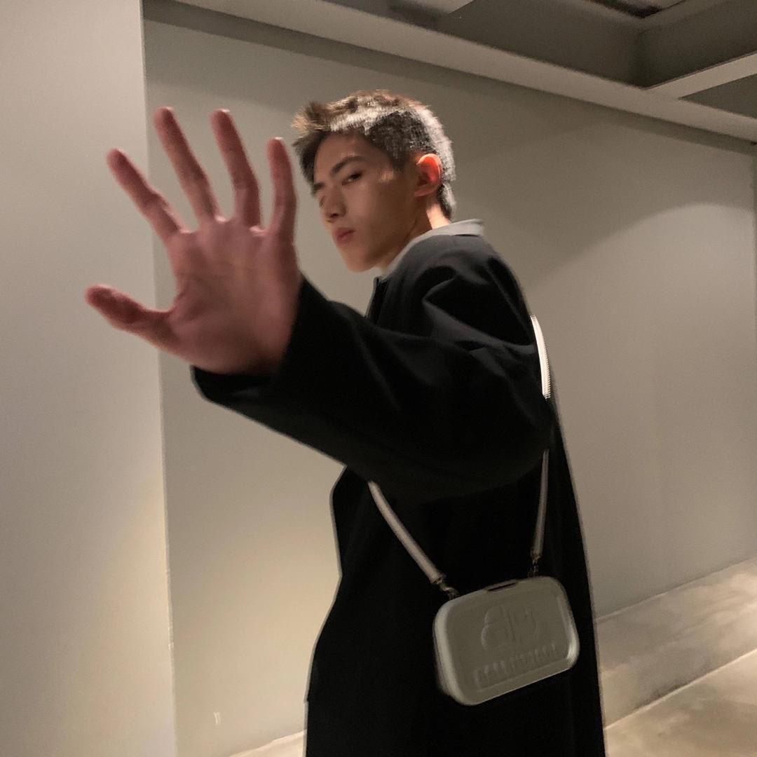 敌.