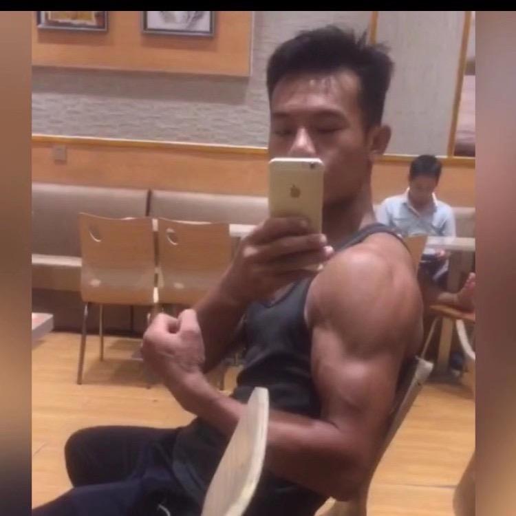 自由男神