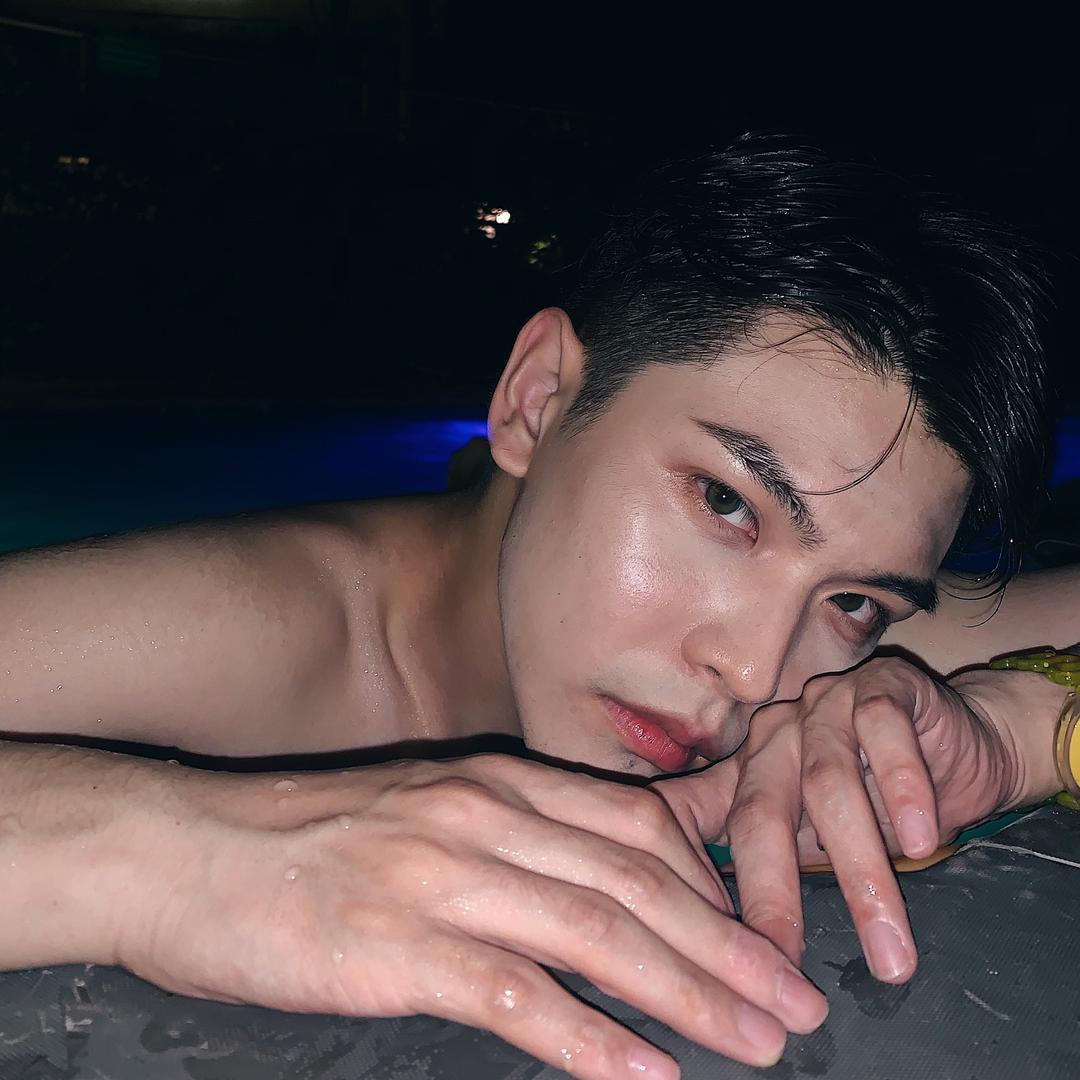 太阳男神哦🌞