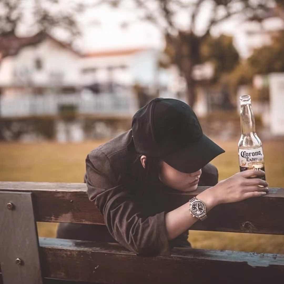 F·.