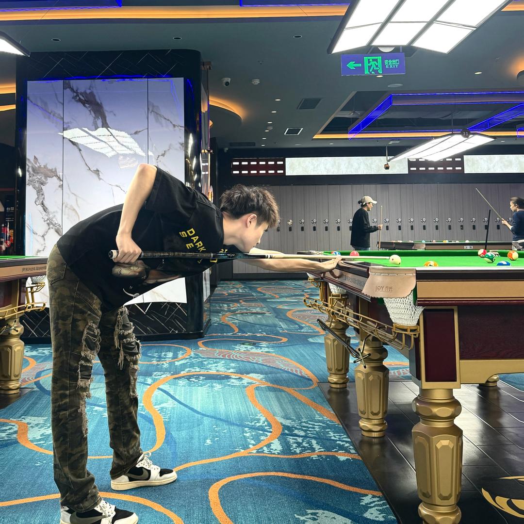 🎱.
