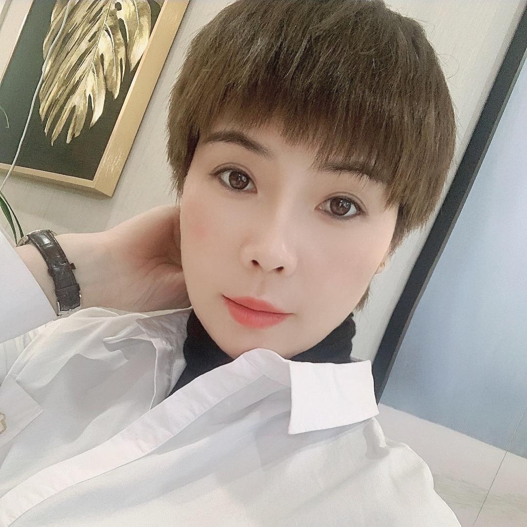 长垣居然之家三楼红宝石壁布窗帘