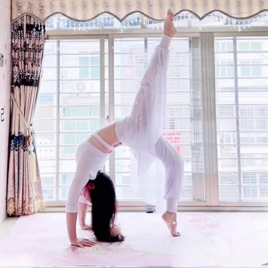 🦋Little woman💕