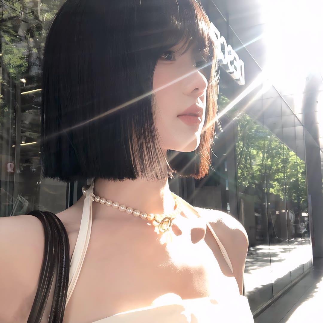罗捷女士