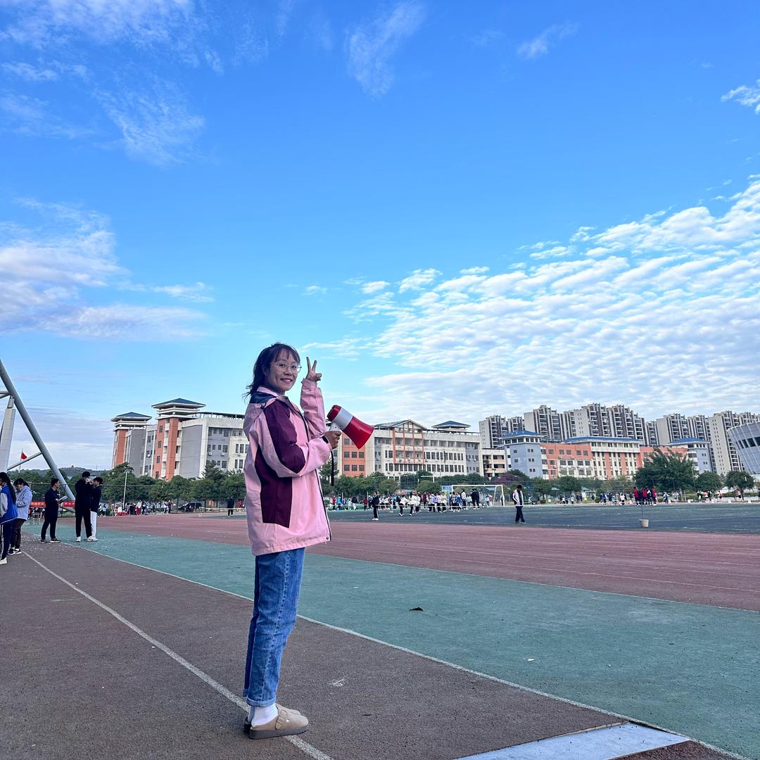 李李不想上课呀🥀