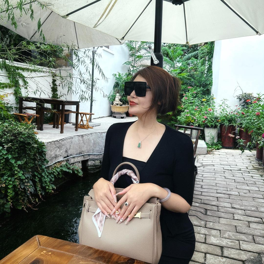 做祛斑的小姐姐