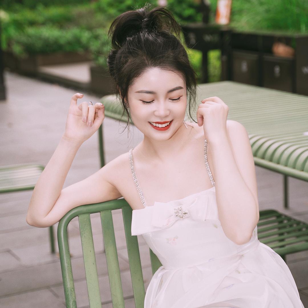 官小炜helen