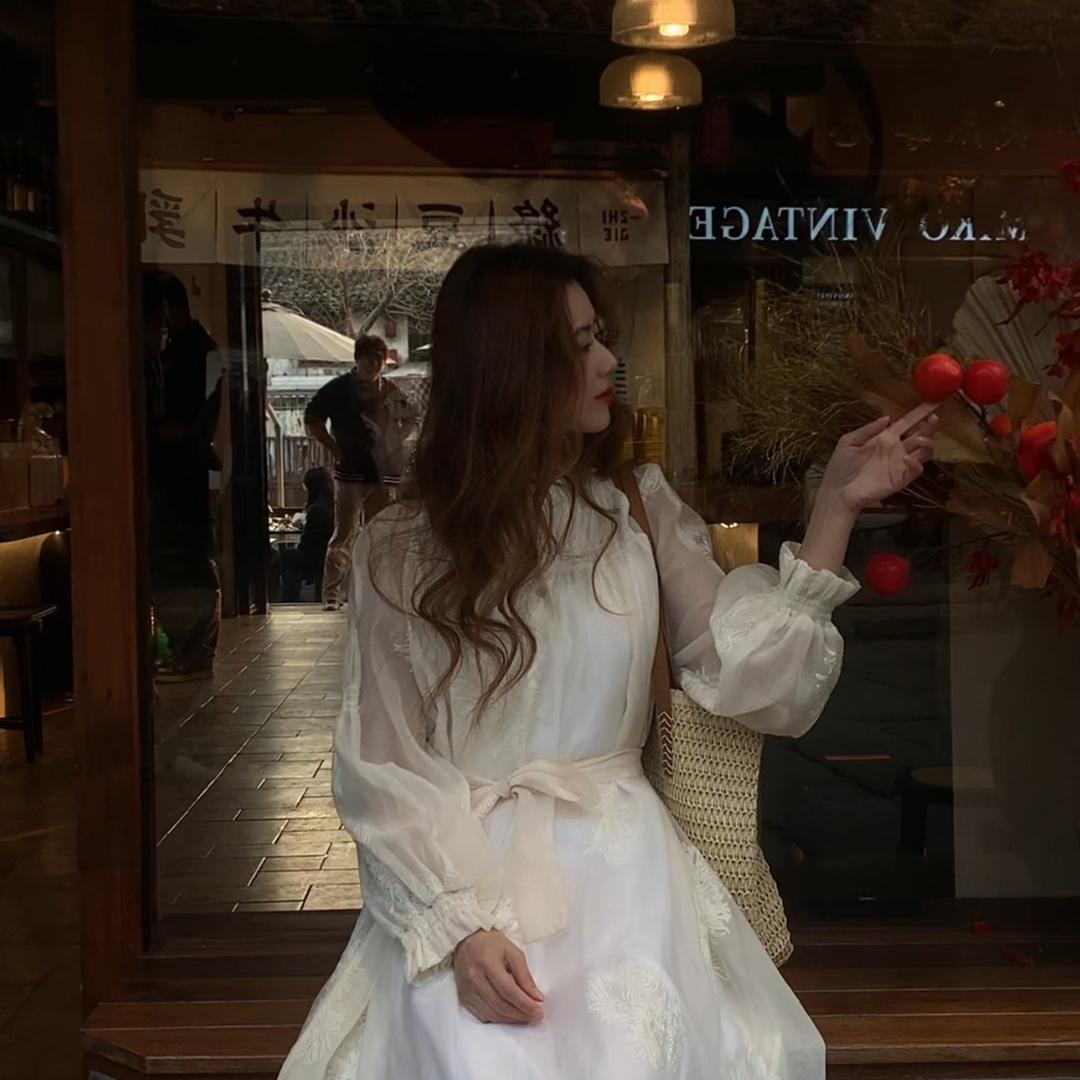 伊伊老板娘