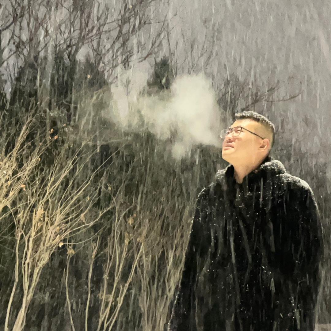 李先生。