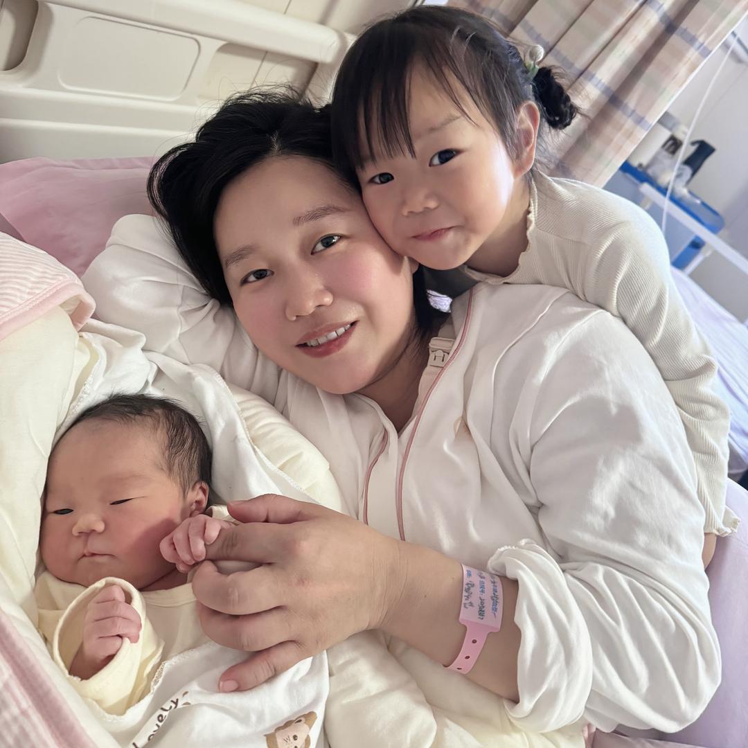 张哈哈（嘻嘻妹妹）