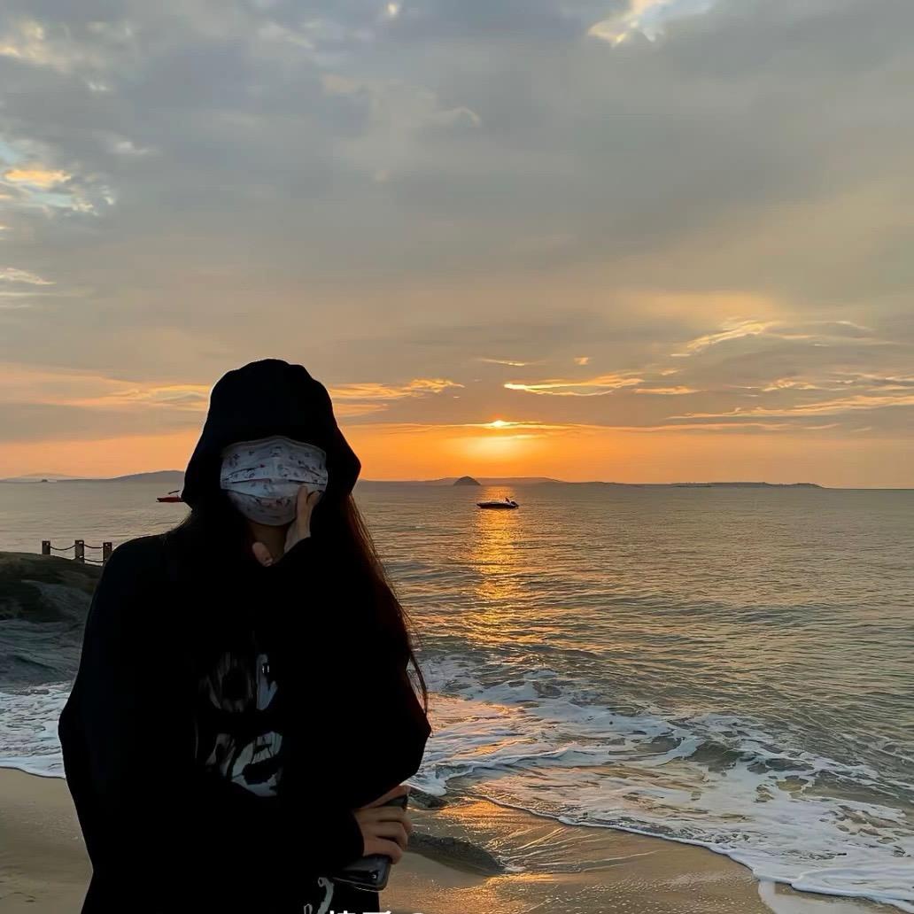 阿伊莎在迪拜🧸