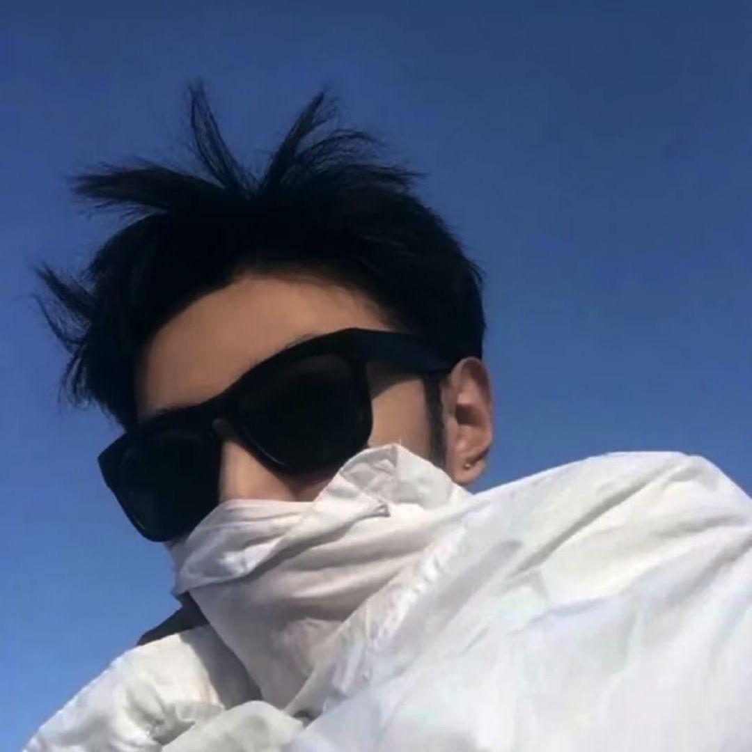 如初.