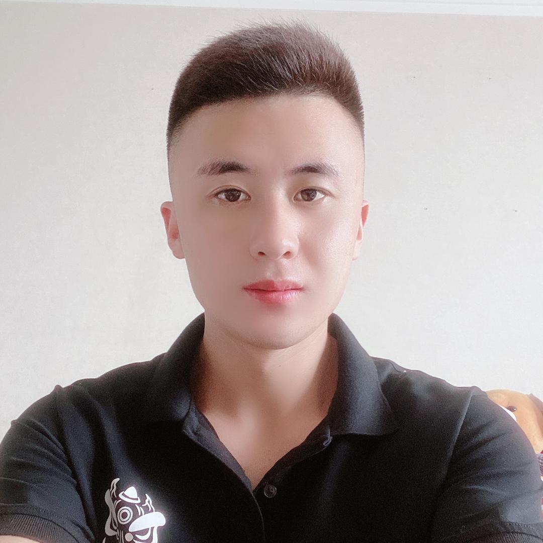王岩(空翻毯技教练)