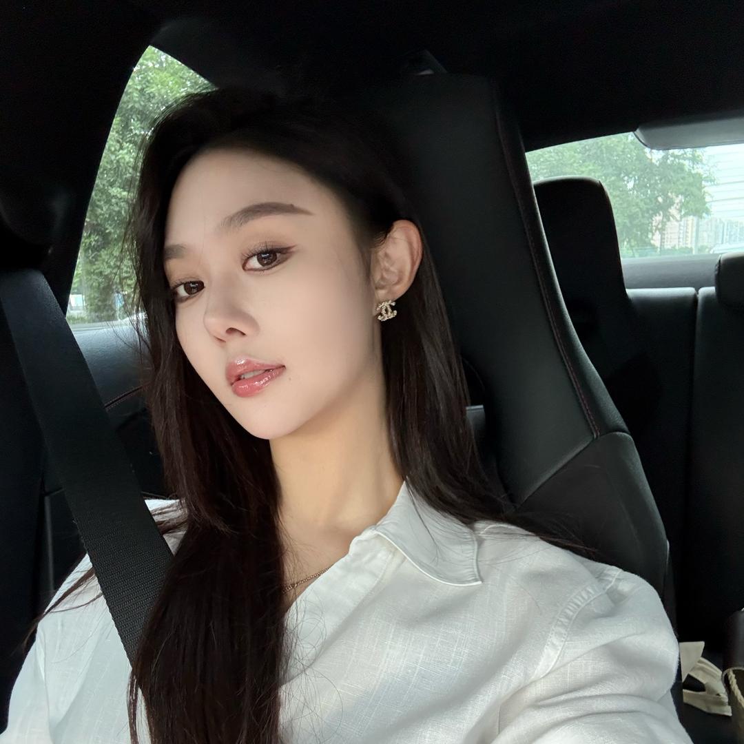 大不U