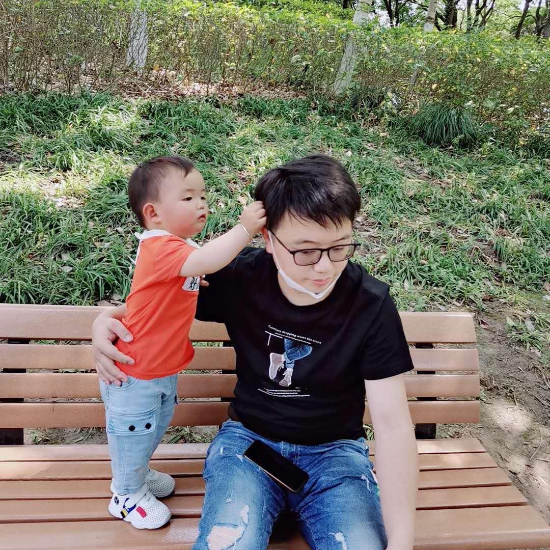 A刘朋/TOM