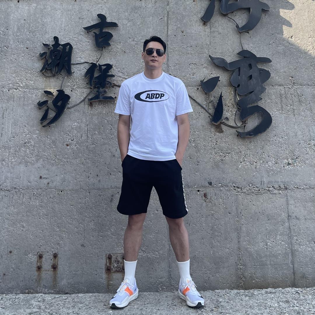 陆伟
