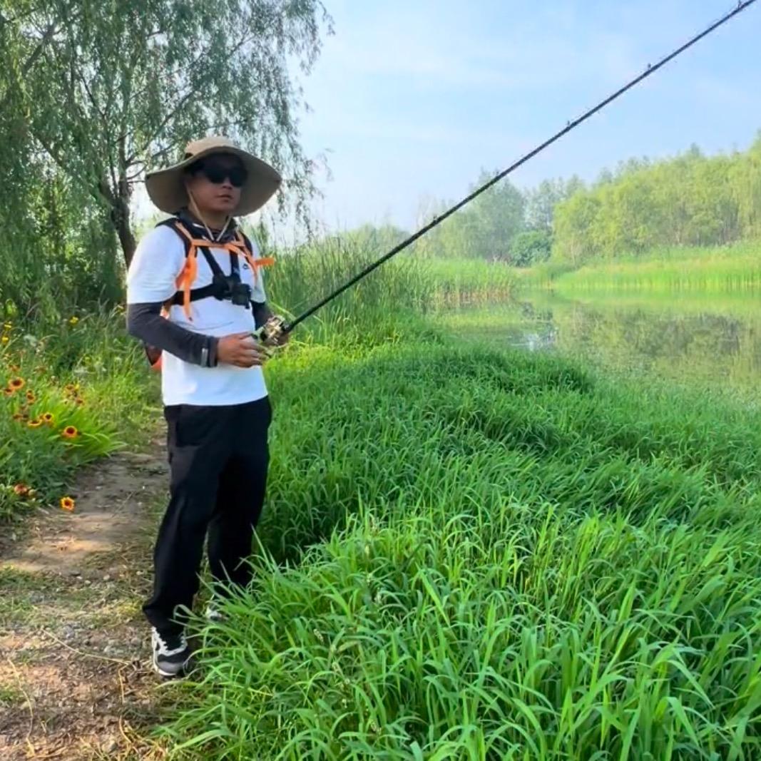 彭彭钓鱼(逗钓鲫鱼选手)