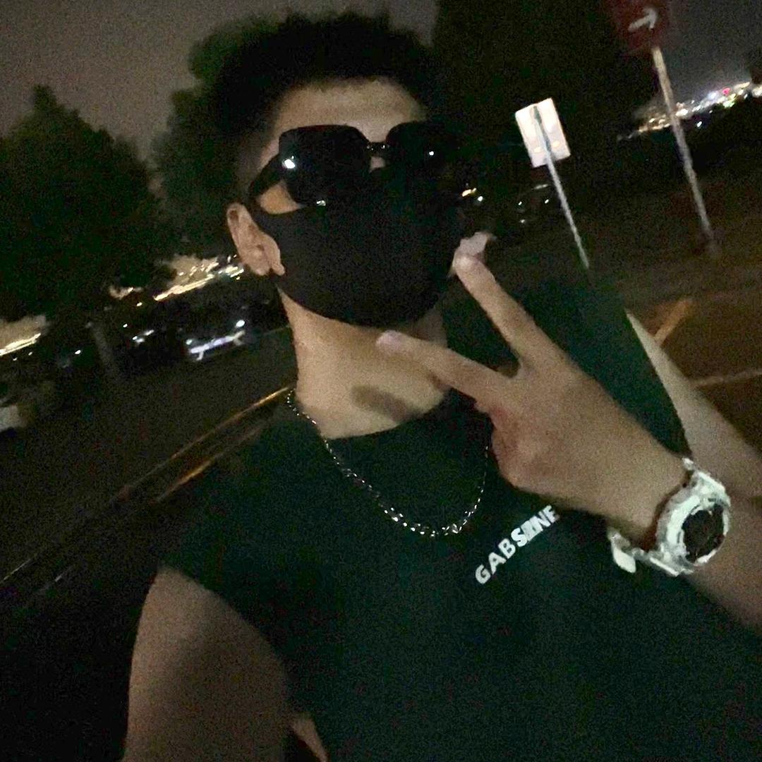 DUSK潮牌无性别穿搭