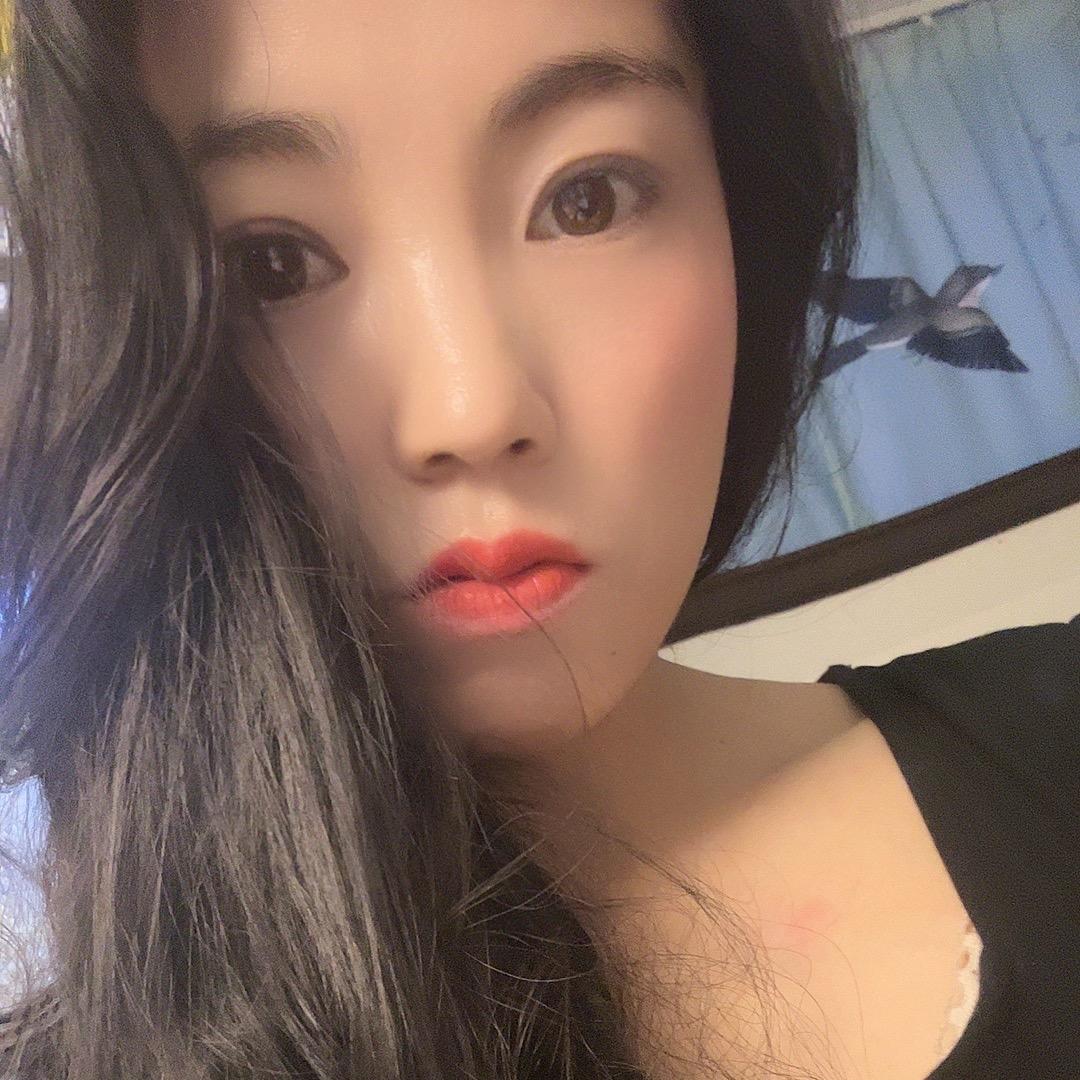 微微点头