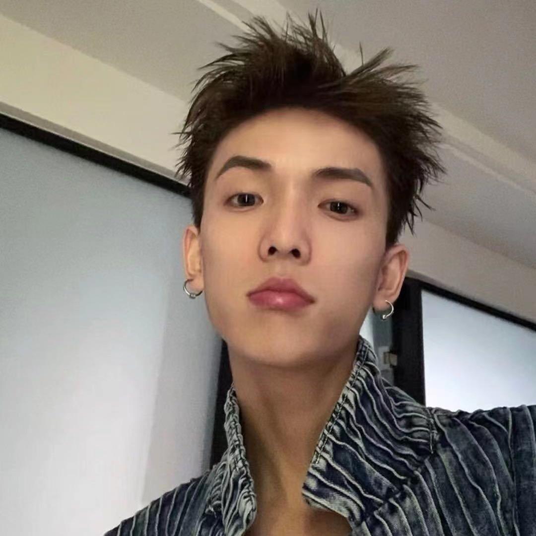 A.小杰🎣