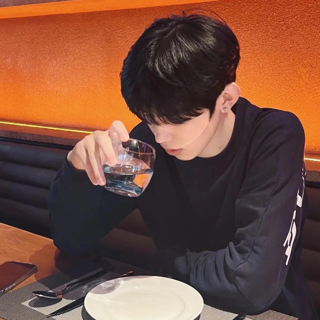 @带点脾气的小孩