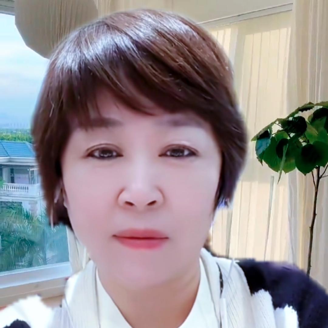 喝可乐的冰冰