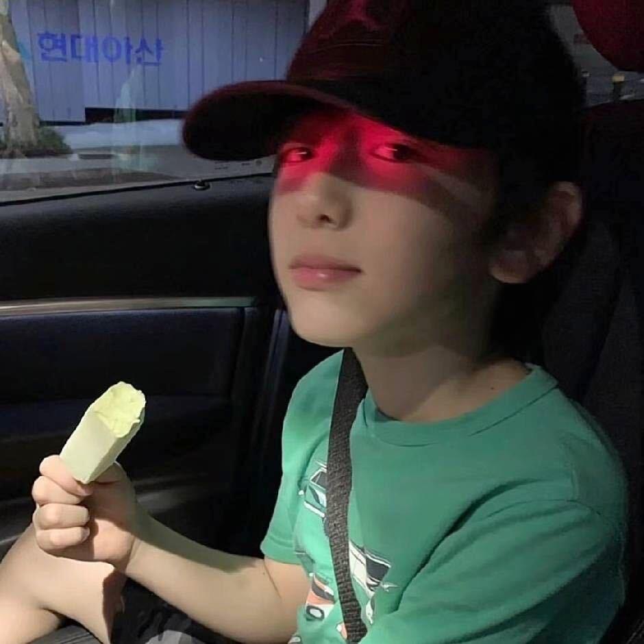 没有双眼皮