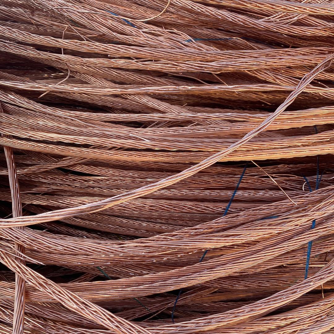 于黑子拉架车子收破烂