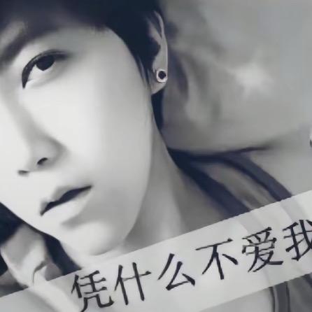 半夜发情去厕所调戏性感小奶蛆