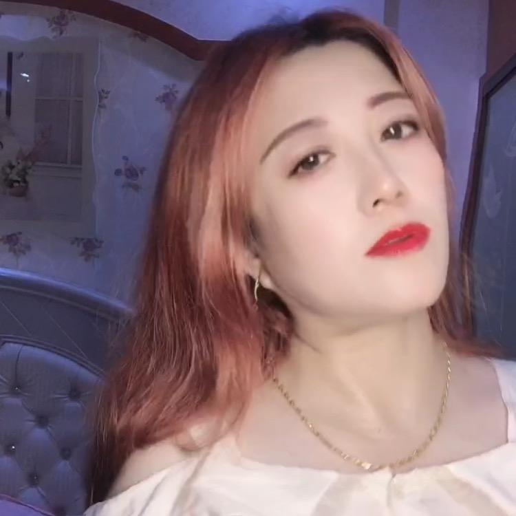 俏巴县霞姐
