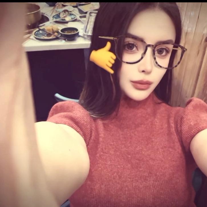 ¥