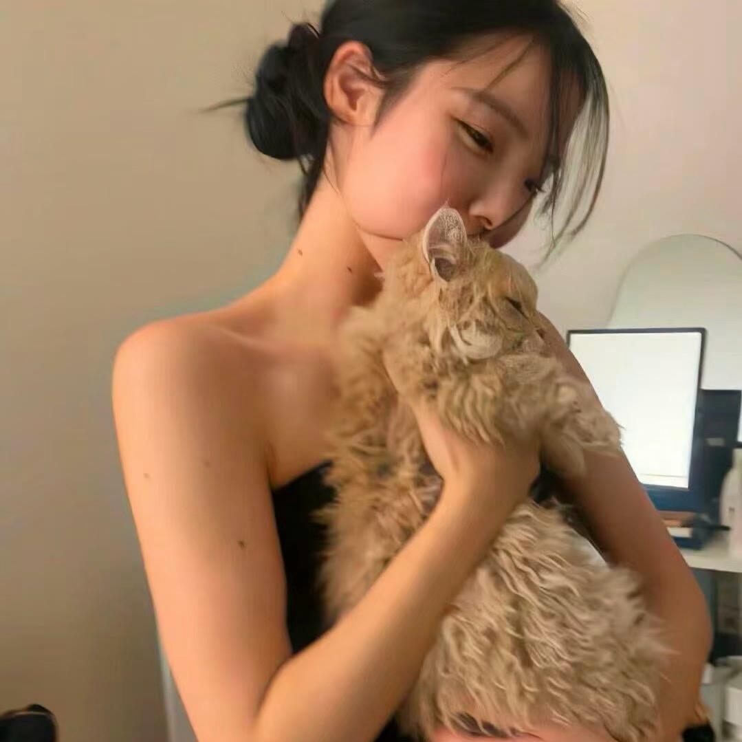 困困^