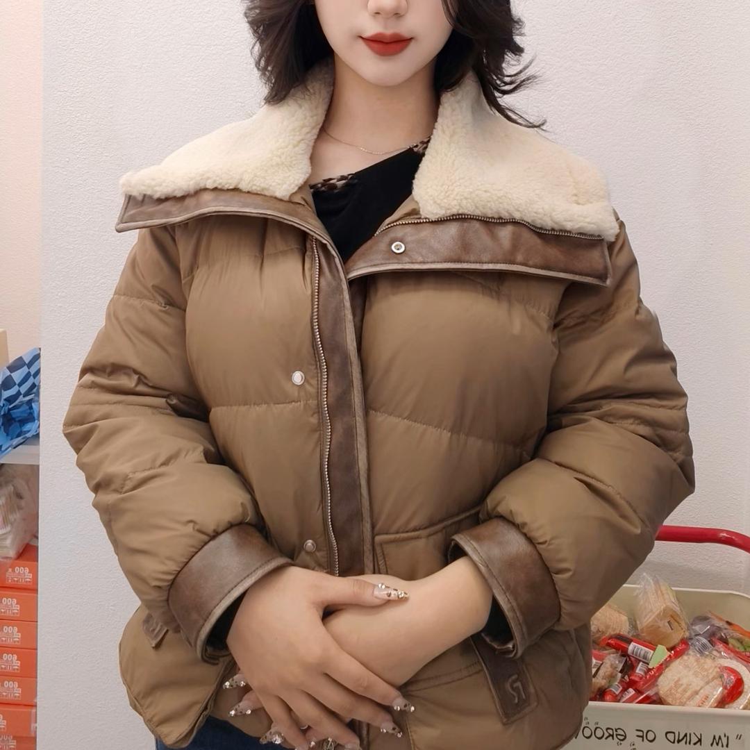 伊曼妮服饰个体店橱窗