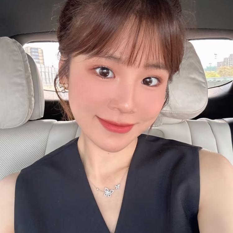 萌姐定制轻奢风穿搭