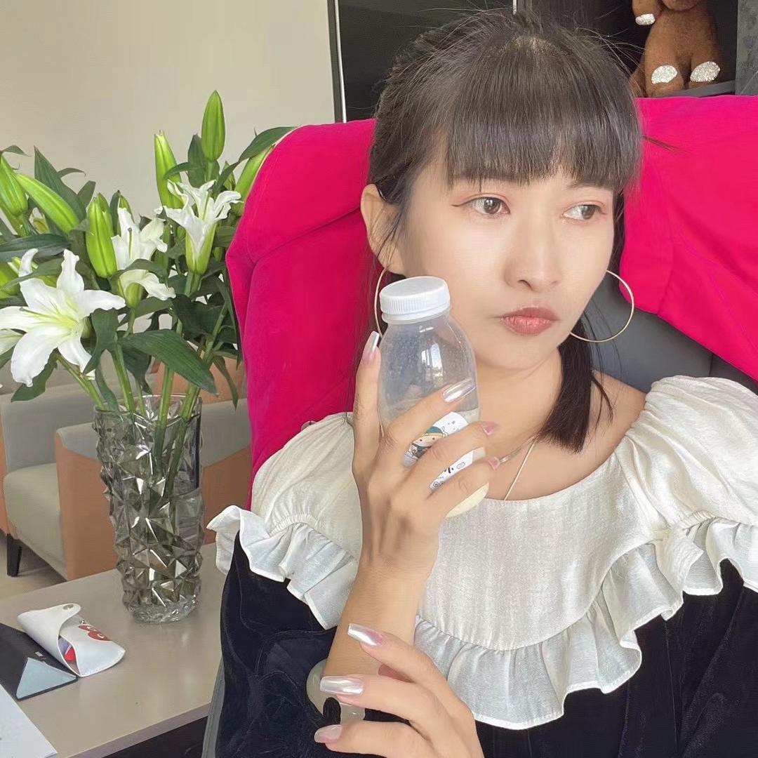 请叫我杨越淇《淖尔鲜水果仓库》