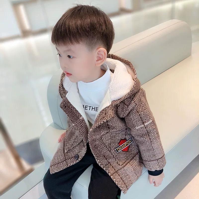 帅帅的小男孩