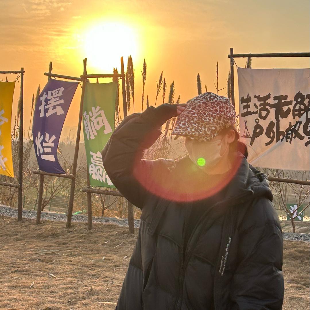 七七摆摊不摆烂