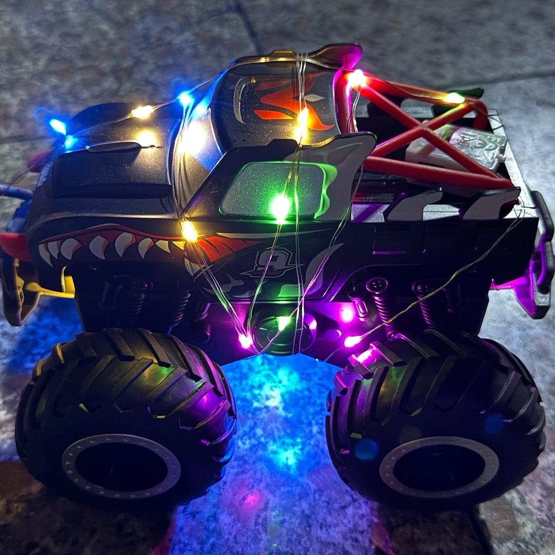 爱玩玩具的小姐姐