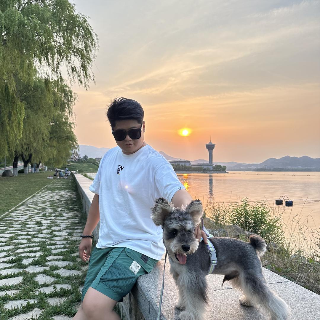 爱吃爱喝的小贱贱