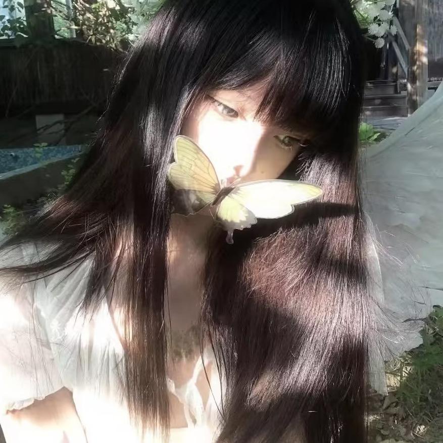 半夜偷吃火鸡面被双马尾大蟑螂发现