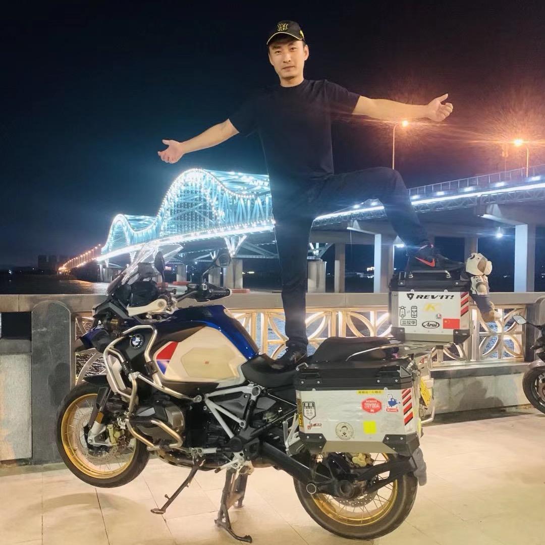 骑马俊