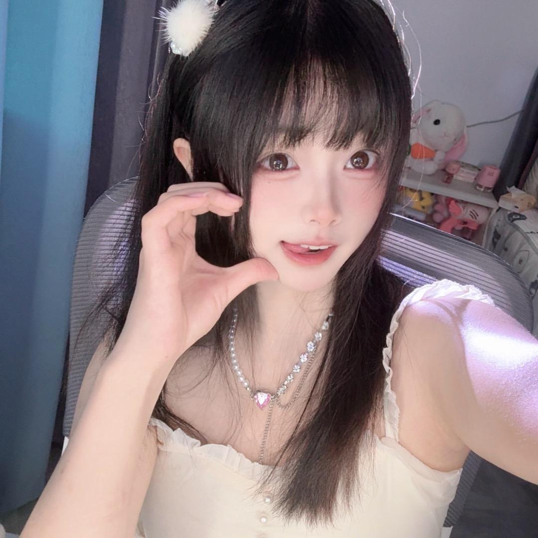鹿奈没吃饱