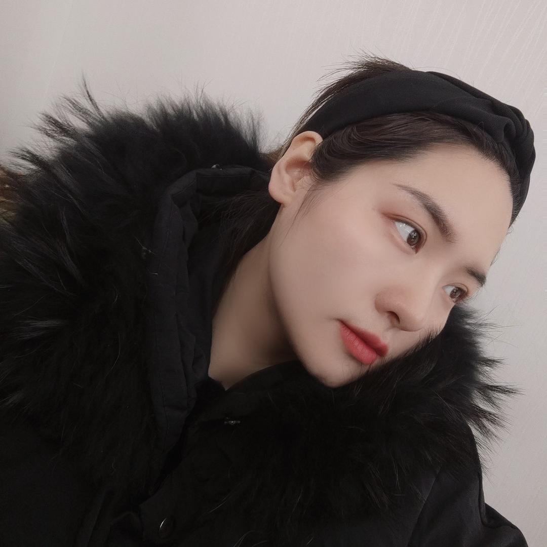 🖤你的芙蓉姐姐
