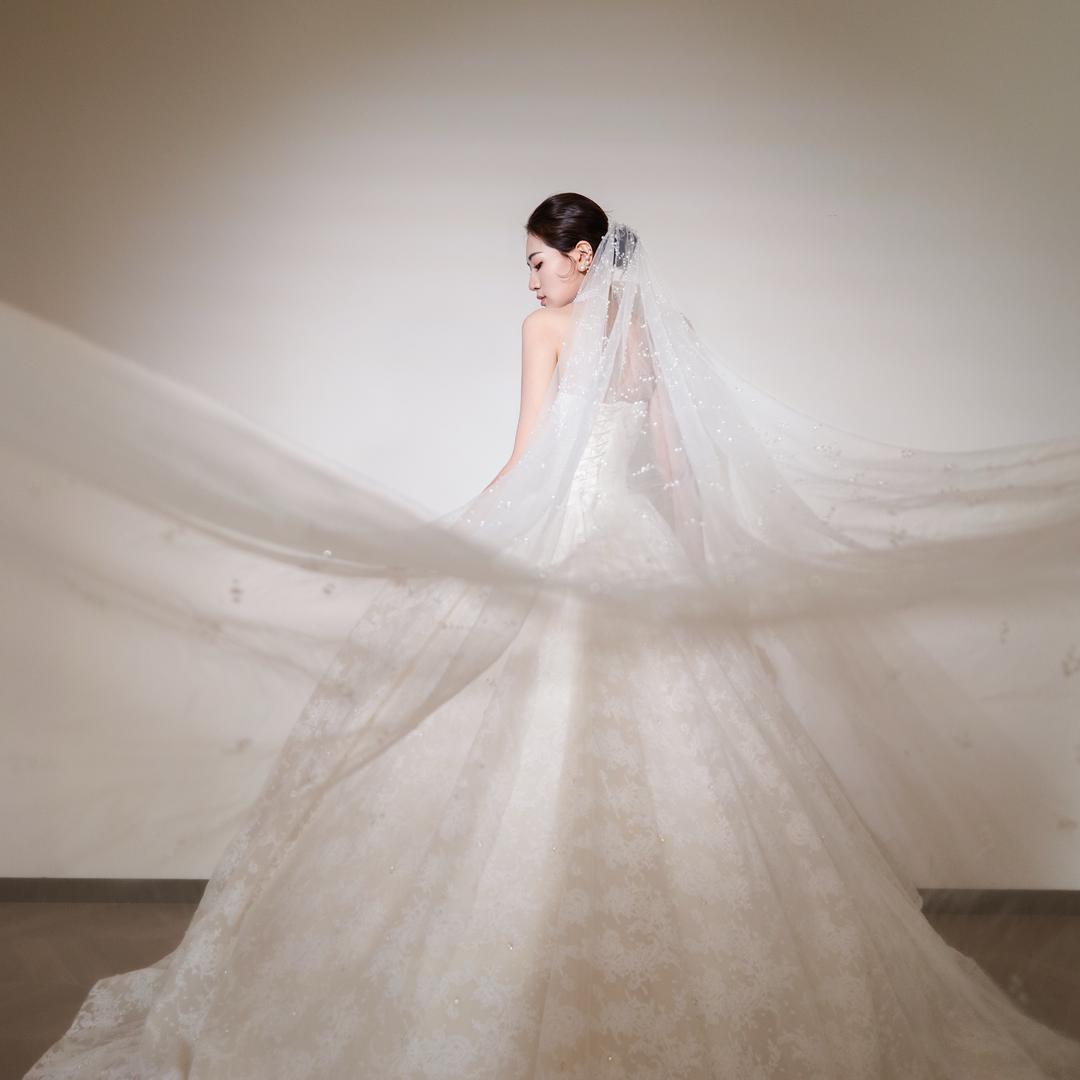 喀什澜茉婚纱｜李李