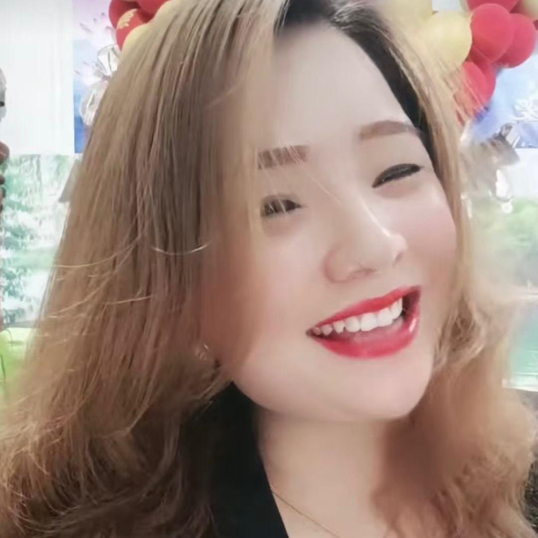 梅梅.