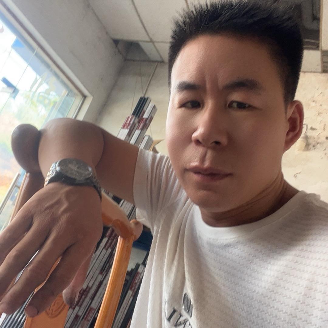 中国*凯雷德𡋾墅大门（银坑店）陈洋生